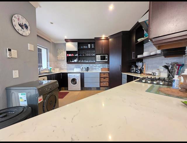 4 BEDROOM APARTMENT FOR SALE IN SIMBITHI ECO ESTATE
